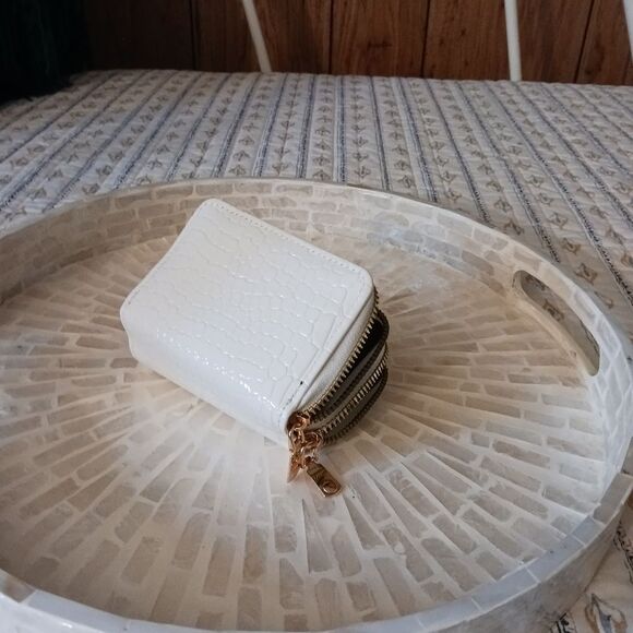 Women's RFID Wallets in RED and BROWN - Picture 13 of 15